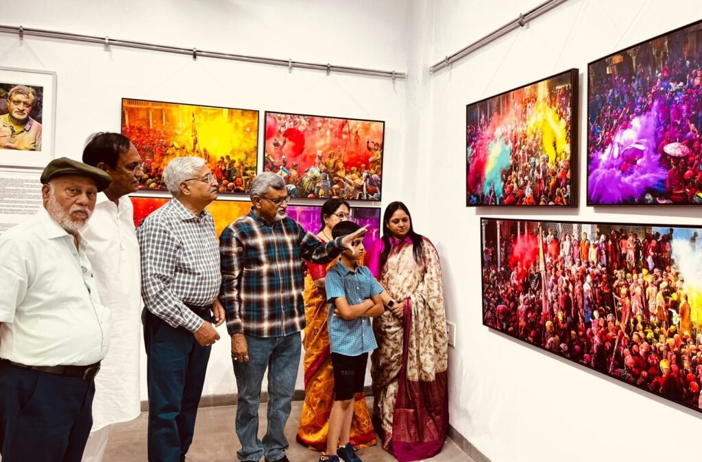 इंदौर में फोटो कला की अनूठी नुमाइश का भव्य शुभारंभ