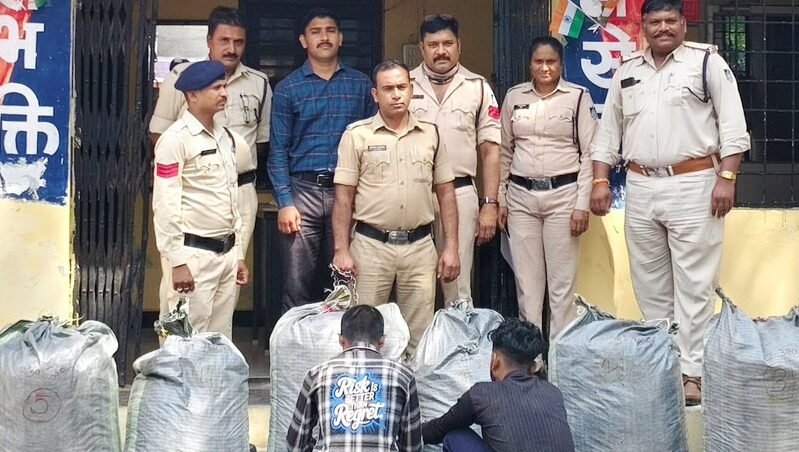 खेत से गायब अश्वगंधा का पुलिस ने खोला राज, दो आरोपियों सहित 2 क्विंटल माल व बोलेरो पिकअप जब्त