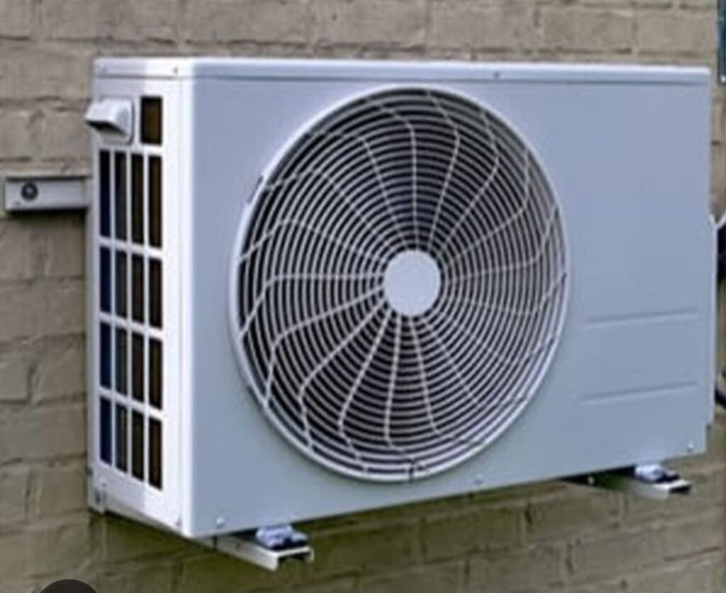 डॉक्टर के घर से दो एसी के आउटडोर यूनिट चोरी