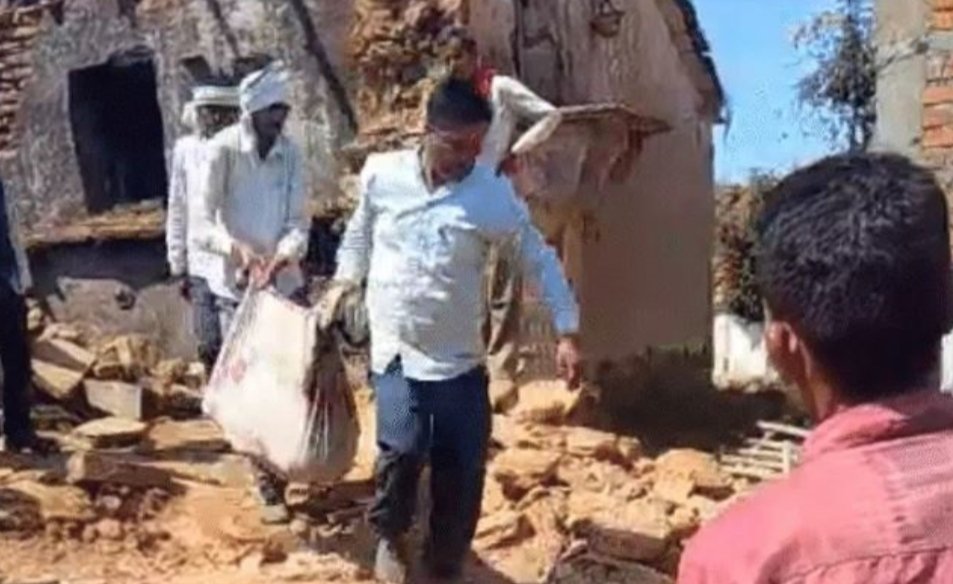 क्लच वायर से हाथ – मुंह बांधकर महिला को जिंदा जलाया 