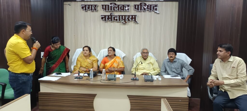 नर्मदापुरम् में बचत का बजट: भोपाल तिराहे पर बनेगी मल्टीलेवल पार्किंग, 5 भव्य स्वागत द्वारों से सजेगा शहर