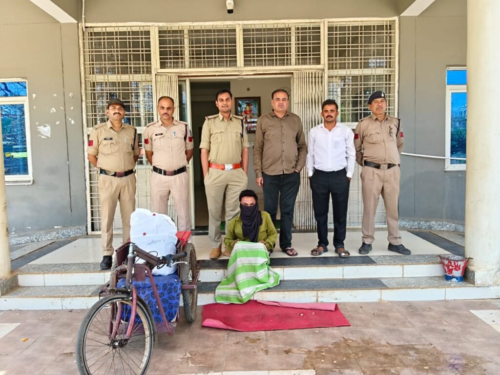 इंसानियत शर्मसार: जिस ट्राईसाइकिल ने दिया सहारा, उसी को बनाया नशे की तस्करी का जरिया