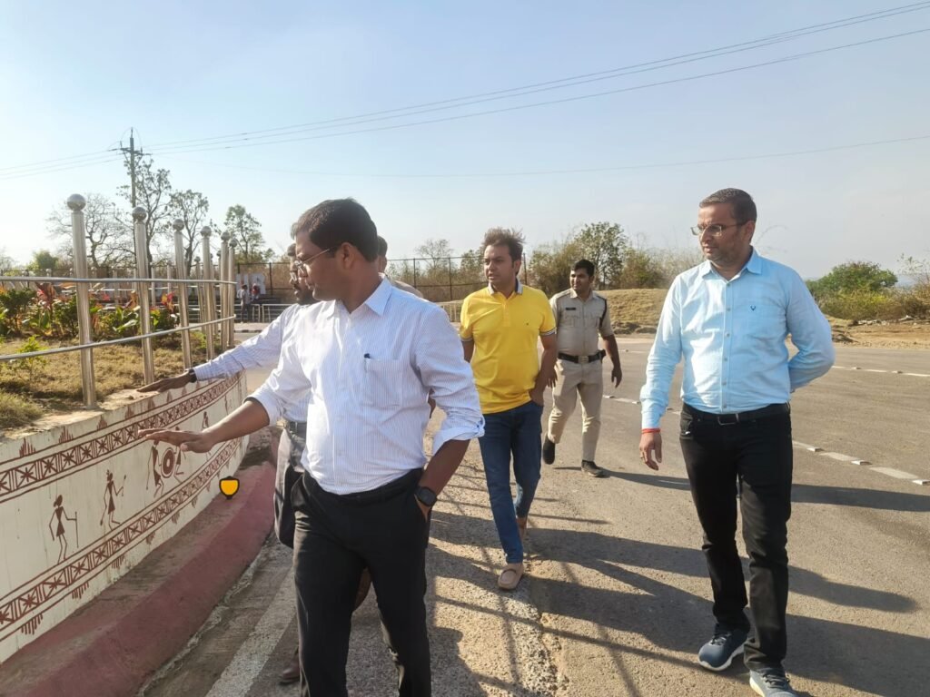 निगमायुक्त ने शहर के विभिन्न क्षेत्रों का दौरा कर जानी हकीकत