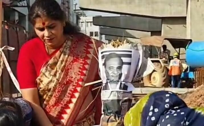 फूलबाग पर हेमंत बिस्वा का पुतला दहन एवं उग्र नारेबाजी