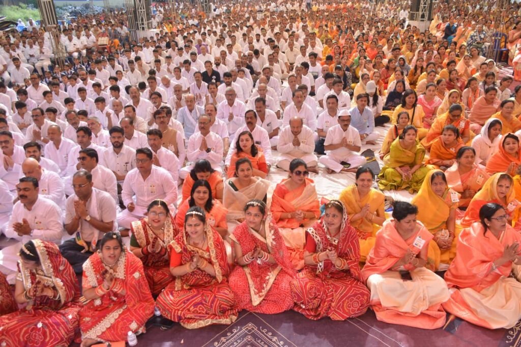 10 हजार कंठों से गूंजा नवकार मंत्र, जबलपुर बना विश्व शांति का केंद्र