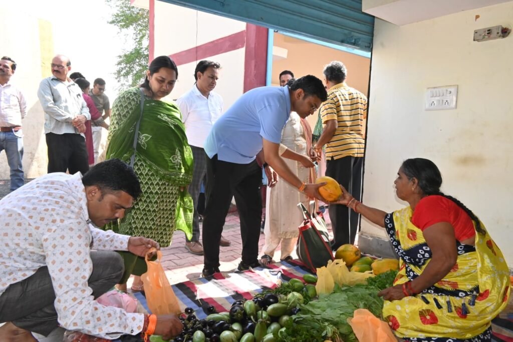 महाकौशल हाट बाजार में जैविक सब्जी बाजार की शुरुआत