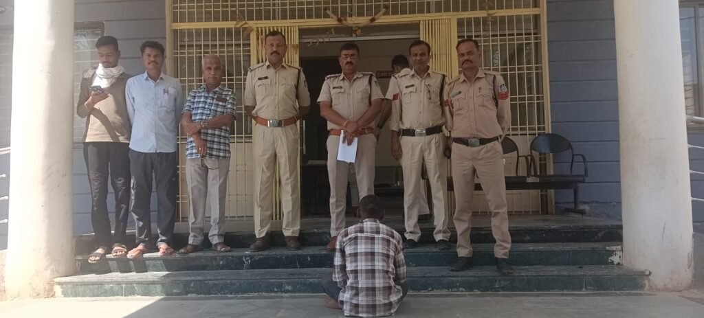 मां की हत्या करने वाला आरोपी गिरफ्तार