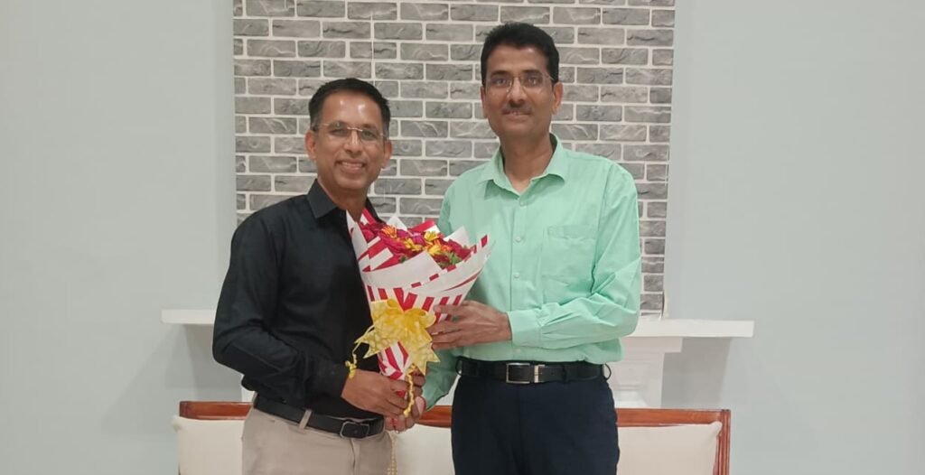 दमोह में कलेक्टरों की शिष्टाचार भेंट