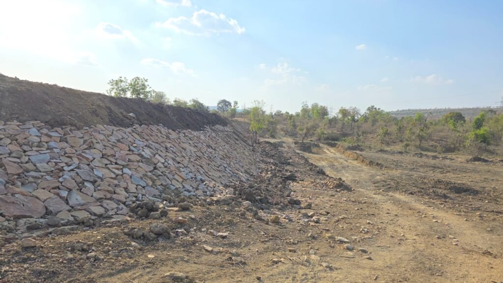 जलेश्वर महादेव क्षेत्र में जल संरचनाओ की साफ-सफाई