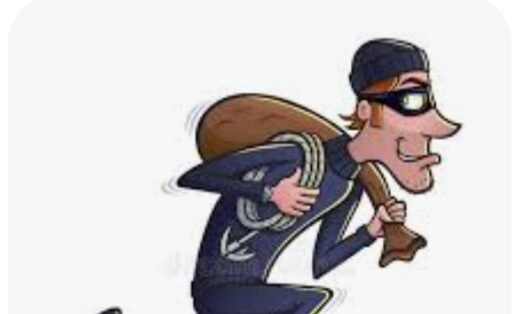 चोरों ने अलमारी काट कर पार किए 4.50 लाख नगद और जेवर