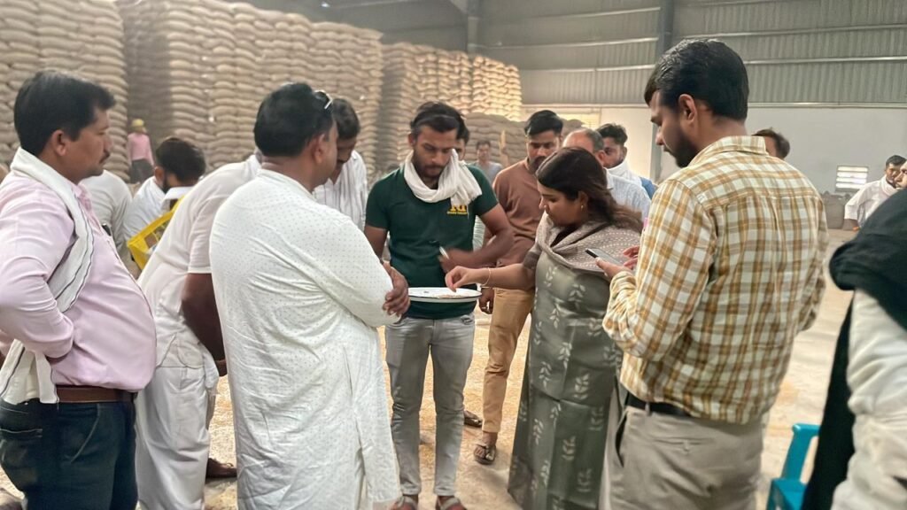 गेहूं उपार्जन केंद्र का औचक निरीक्षण, व्यवस्थाएं दुरुस्त रखने के निर्देश