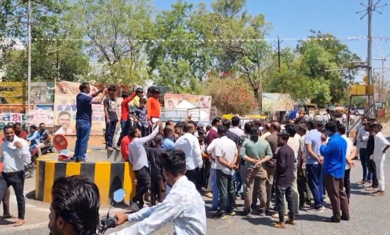 आगर मालवा में तनाव: छावनी क्षेत्र में गोवंश के अवशेष मिलने से आक्रोश