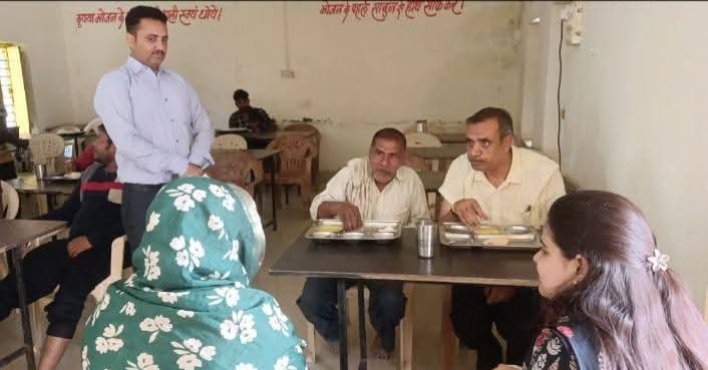 कलेक्टर ने आश्रय स्थल और दीनदयाल रसोई का किया औचक निरीक्षण
