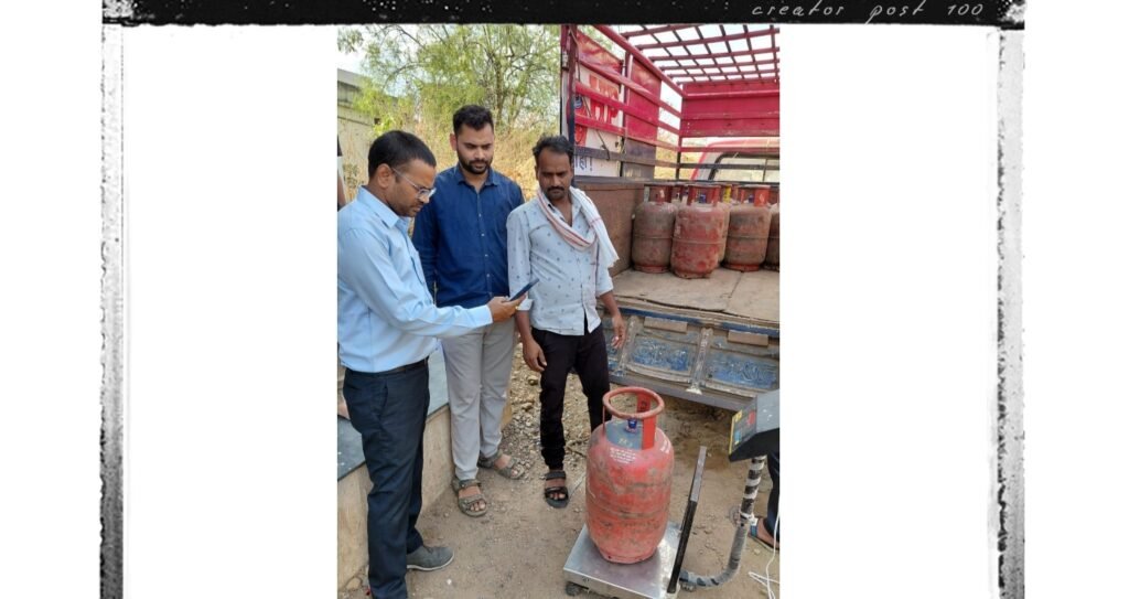 गैस एजेंसियों का एसडीएम ने किया औचक निरीक्षण,खामियां मिलने पर सुधार की दी हिदायत