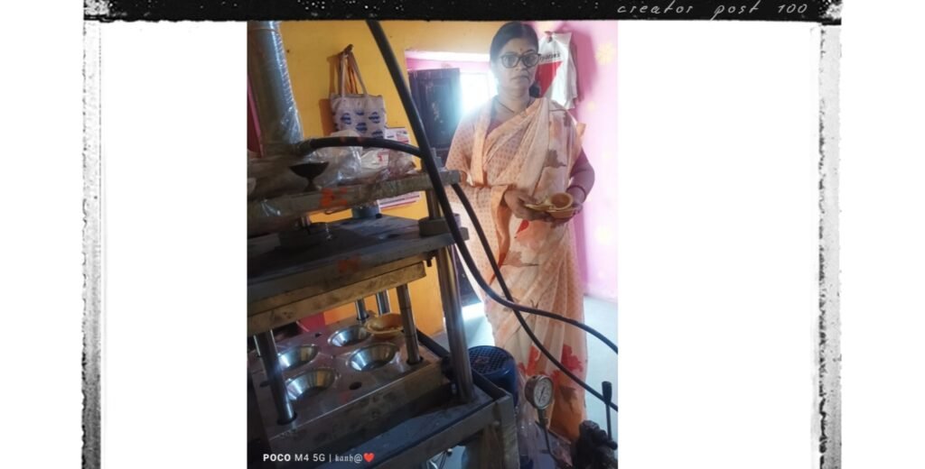 ओंकारेश्वर में नारी शक्ति का उदय: आटे के दीये बनाकर लखपति दीदी बनने की ओर अग्रसर ग्रामीण महिलाएं