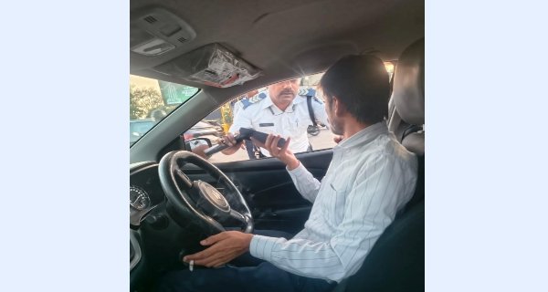 ट्रैफिक पुलिस ने बनाए 118 के चालान, 72 के लाइसेंस निलंबित