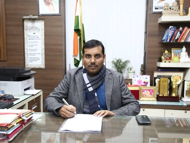 जेपी अस्पताल का निरीक्षण: मरीजों से व्यवहार सुधारने के लिए लें AIIMS से ट्रेनिंग: कलेक्टर 