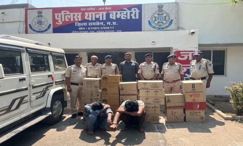 बोलेरो से 23 पेटी शराब के साथ दो आरोपी गिरफ्तार