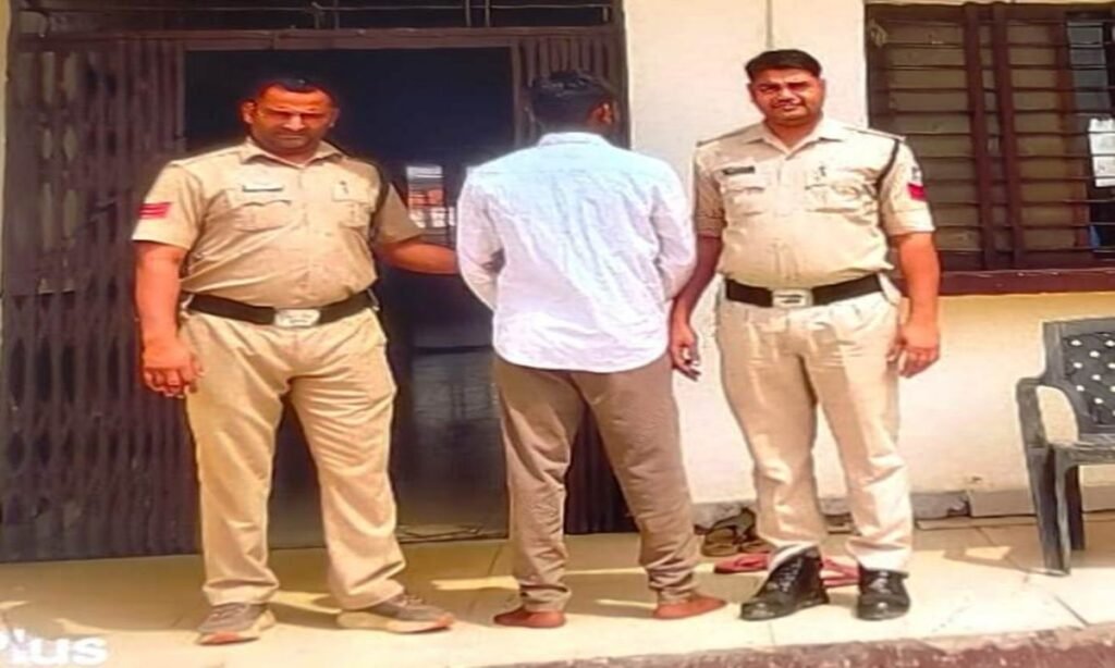 सोन नदी घाट पर पुलिस की दबिश, प्रतिबंधित कफ सिरप के साथ एक गिरफ्तार