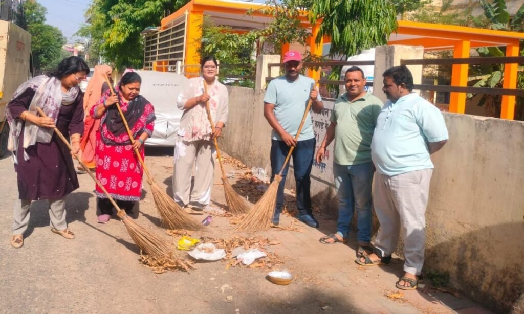 जनभागीदारी से नंबर 1 बनेगा जबलपुर, पार्षदों के साथ मैदान में उतरे निगम अध्यक्ष