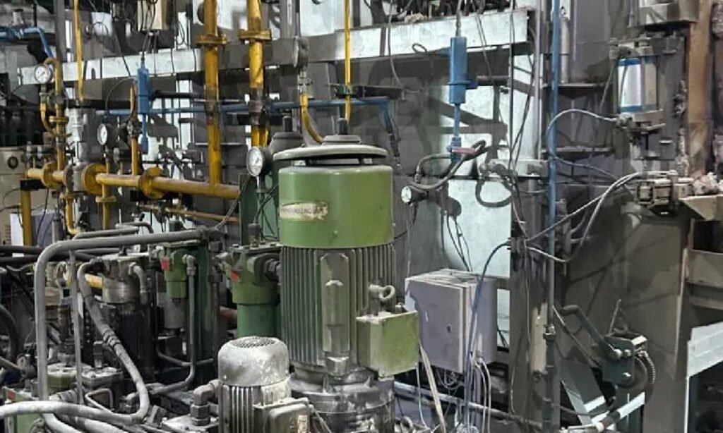 रेल्वे फैक्ट्री में लगी आग, काबू पाया