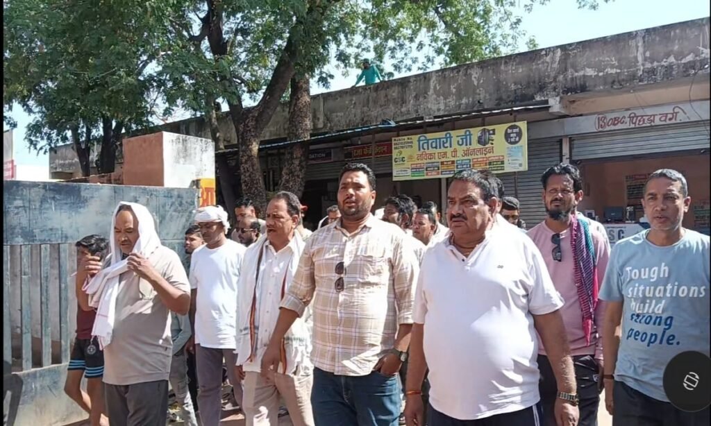 गैस की अनुपलब्धता- बिजली की दरों में वृद्धि को लेकर विरोध प्रदर्शन