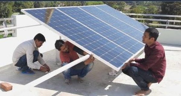 छतों पर सोलर प्लांट से बिजली बनाने में इंदौर अव्वल
