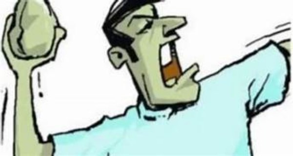 इंदौर में गर्मी से पहले ही पानी को लेकर बढ़ा तनाव, सिर पर ईंट मारकर किया लहूलुहान