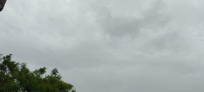 रात में छाये रहे बादल तडक़े हुई बूंदाबांदी और कई जगह बारिश