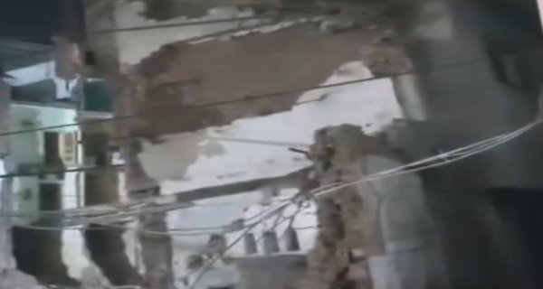 गेबी हनुमान मंदिर क्षेत्र में सुरक्षा के साथ हटाया गया गिराऊ मकान