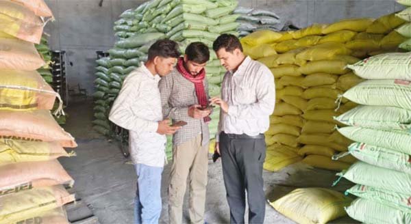 किसानों के लिए फार्मर आईडी की अनिवार्यता बनी बड़ी बाधा