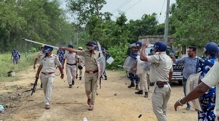 बीरभूम में भाजपा की बड़ी जीत के बाद भड़की चुनावी हिंसा: जिले की 11 में से 6 सीटों पर खिला कमल, टीएमसी कार्यालयों और कार्यकर्ताओं की दुकानों में आगजनी व तोड़फोड़