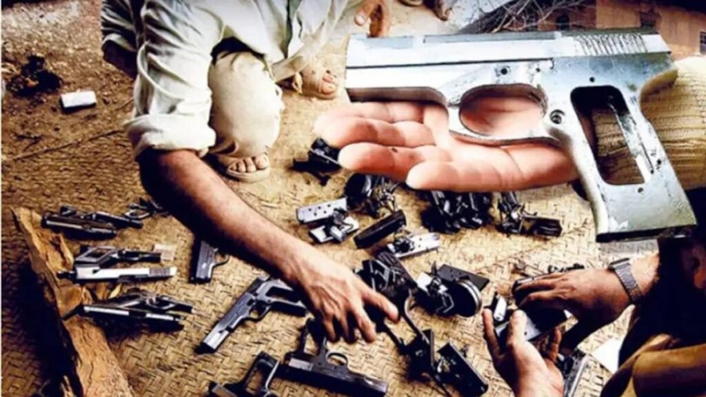 धार में अवैध हथियार फैक्ट्री का भंडाफोड़: गंधवानी पुलिस ने आरोपी को रंगे हाथों दबोचा, भारी मात्रा में सामान जब्त