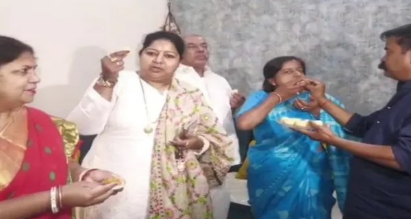 ग्वालियर के बंगाली परिवारों ने मनाया जश्न, घर वापसी की जगी उम्मीद