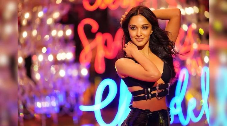 निर्देशकों की पहली पसंद बनीं कियारा, बॉलीवुड में पूरे किए 12 साल