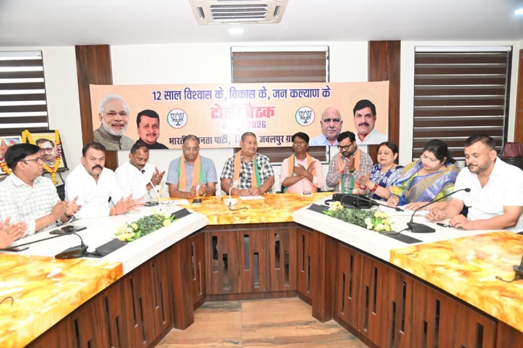 पीएम के 12 वर्षों की उपलब्धियों को जन-जन तक पहुंचाने का फैसला