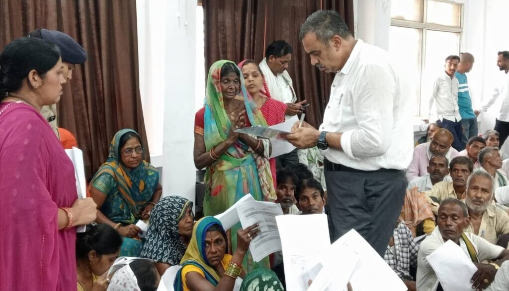 जनसुनवाई में 510 आवेदनों पर हुई सुनवाई, कलेक्टर ने दिए त्वरित निराकरण के निर्देश