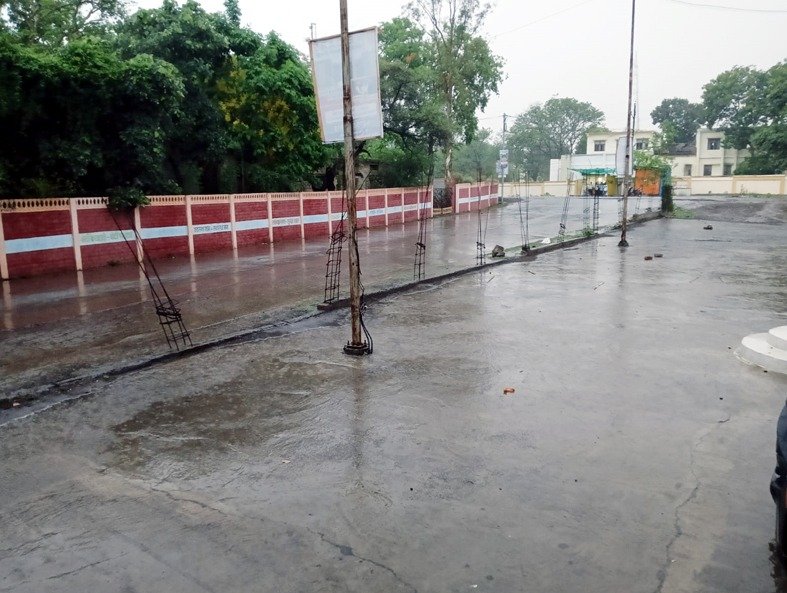 दिन में गर्मी, शाम को बारिश ने दी राहत