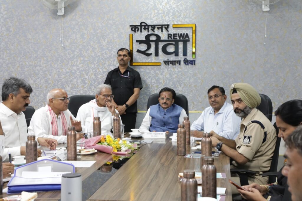 रीवा से सीधी, सिंगरौली रेलवे लाइन का कार्य दिसंबर 2028 तक पूरा करें: उप मुख्यमंत्री