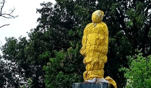 प्रतिमा स्थापना के लिए न अनुमति ली गई, न भूमि आवंटन हेतु आवेदन किया गया