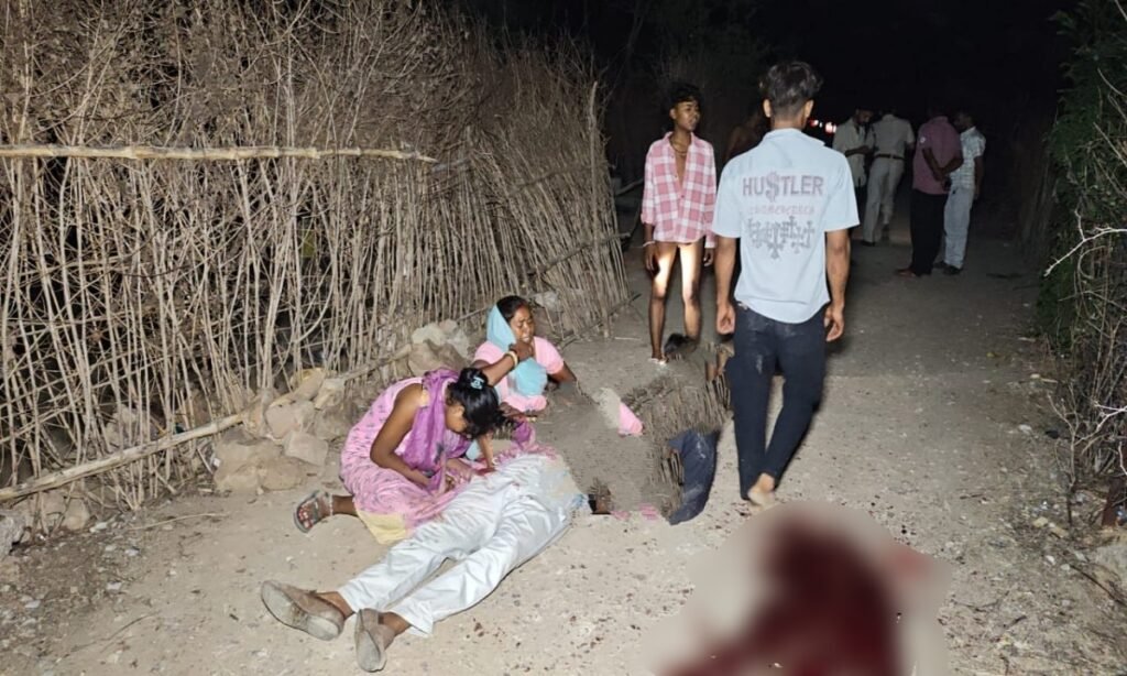 कुल्हाड़ी से हमला कर अधेड़ की हत्या