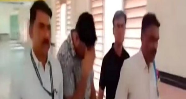 रिश्वतखोर सहायक प्रबंधक 15 तक रिमांड पर