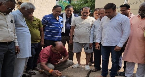 12 लाख की लागत से माँ  विहार कॉलोनी की रोड का भूमिपूजन