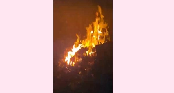 पिवड़ाय की शराब दुकान में भीषण आग, लाखों का नुकसान