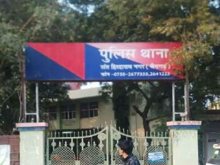 शादी का झांसा देकर महिला से दुष्कर्म, आरोपी रोहित की तलाश में जुटी बैरागढ़ पुलिस