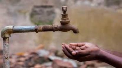 ग्राम विनायका में बोरिंग से पानी भरने पर विवाद