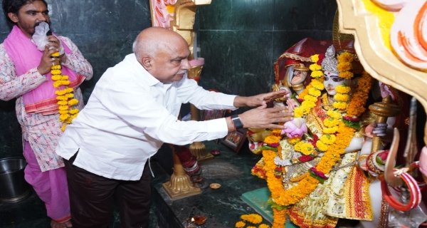 मोदी के 12 वर्ष पूर्ण होने पर भाजपा का सामूहिक हनुमान चालीसा पाठ, अनाज से बनी प्रधानमंत्री की रंगोली रही आकर्षण का केंद्र