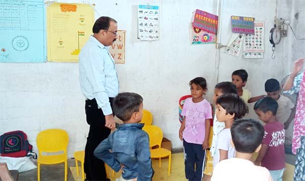निरीक्षण में खुली स्कूलों की बदहाली: न बच्चे मिले न सही भोजन; जिला पंचायत सीईओ ने दिए कार्रवाई के आदेश