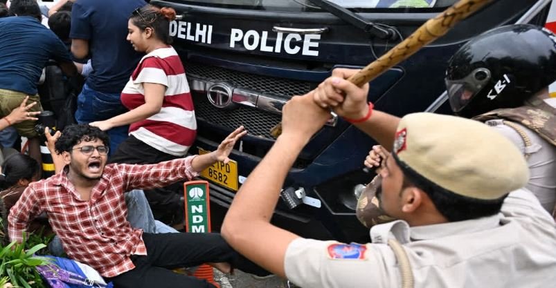 जंतर-मंतर पर पुलिस कार्रवाई और NEET सुधार की मांग को लेकर देशभर के डॉक्टर एकजुट, राष्ट्रपति और पीएम से की दखल की अपील