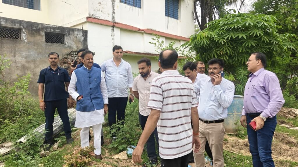उप मुख्यमंत्री ने मार्तण्ड स्कूल तथा सेंट्रल लाइब्रेरी के निर्माण का लिया जायजा